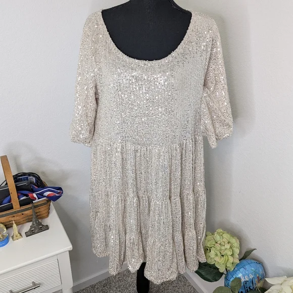 Amazing Lace My Queen Sequin Babydoll Dress in Champagne - Picture 4 of 8